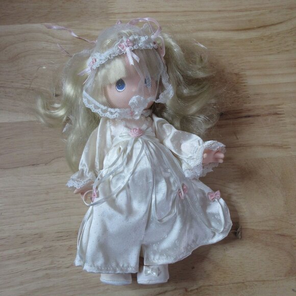 Precious Moments Bride 10" Doll - April - Vintage 1992 by Rose Art - Picture 2 of 10